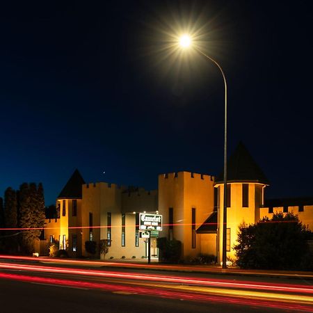 Camelot Motor Lodge And Conference Centre พาล์เมอร์สตันนอร์ท ภายนอก รูปภาพ