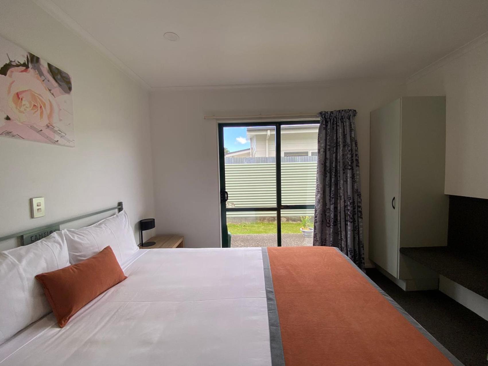Camelot Motor Lodge And Conference Centre พาล์เมอร์สตันนอร์ท ภายนอก รูปภาพ