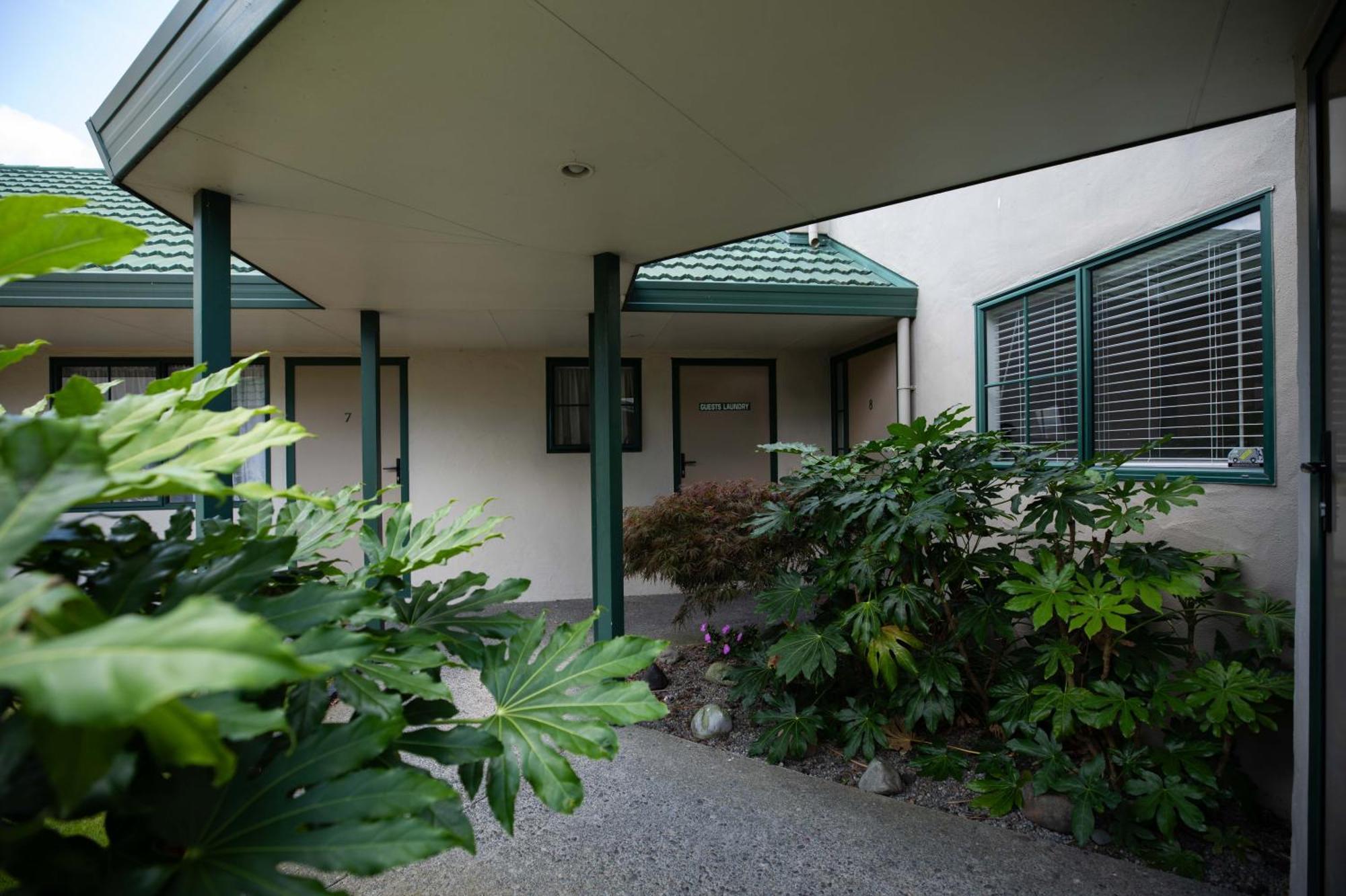 Camelot Motor Lodge And Conference Centre พาล์เมอร์สตันนอร์ท ภายนอก รูปภาพ