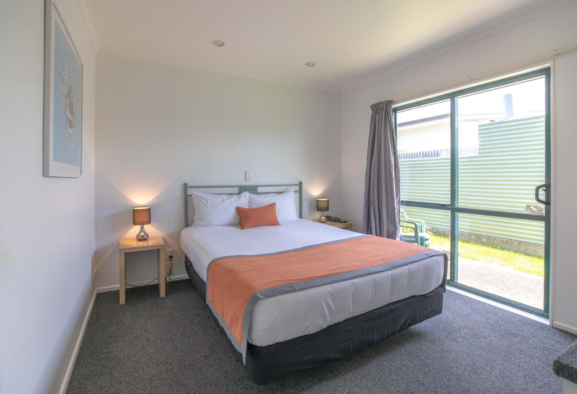 Camelot Motor Lodge And Conference Centre พาล์เมอร์สตันนอร์ท ภายนอก รูปภาพ