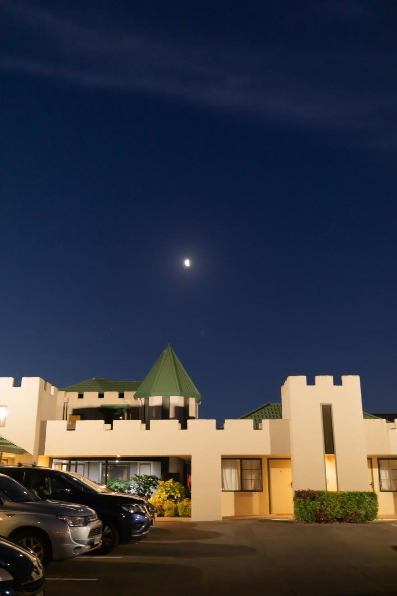Camelot Motor Lodge And Conference Centre พาล์เมอร์สตันนอร์ท ภายนอก รูปภาพ